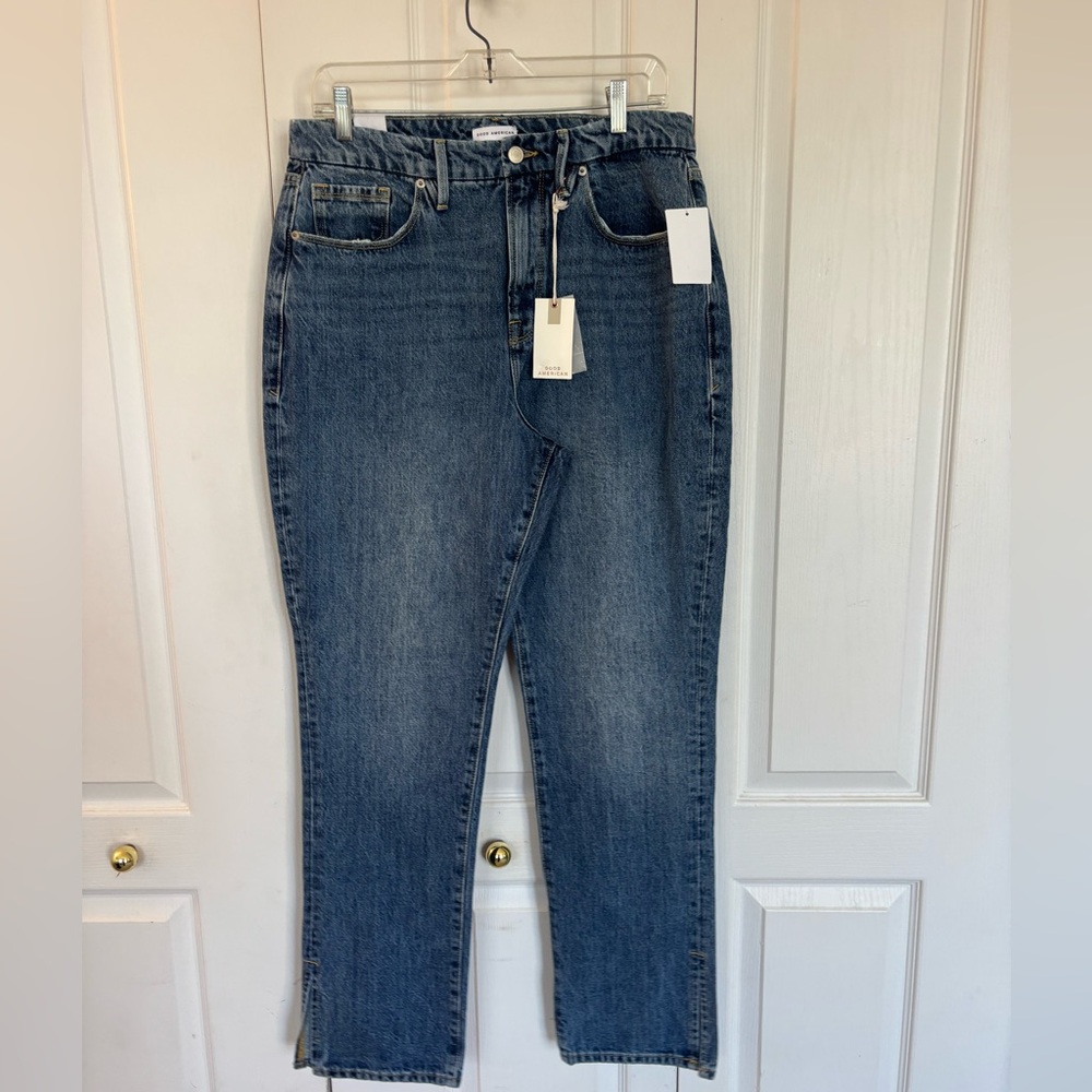 Good American Straight Leg Jeans in Medium Blue Wash